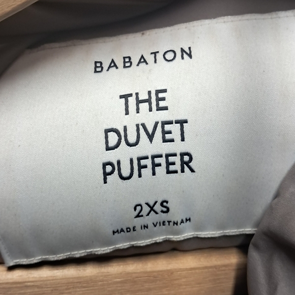 Babaton Duvet Puffer Jacket Size 2XS - Picture 5 of 5